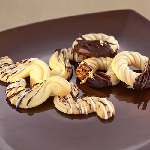 Lurch rotary grinder with pastry attachment