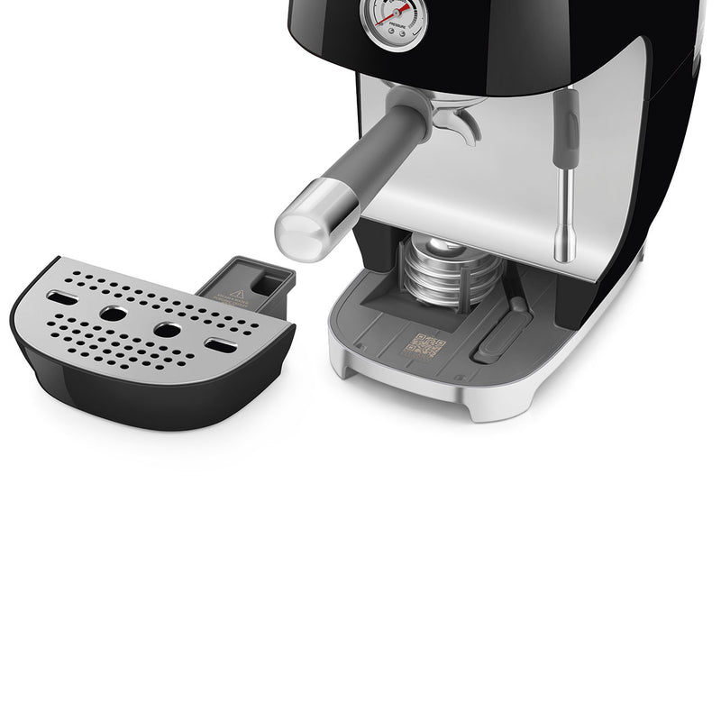 Smeg ECF03 Manuelle Espressomaschine mit Cold Brew-Funktion