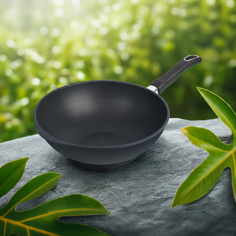 Gastrolux Guss-Wok 30cm mit Stiel BiotanPlus mit Induktionsboden