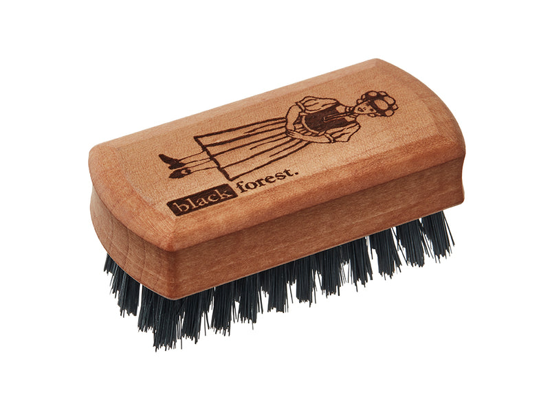 kleine Bürste aus Birnbaum aus dem Schwarzwald mit Bollenhut Motiv