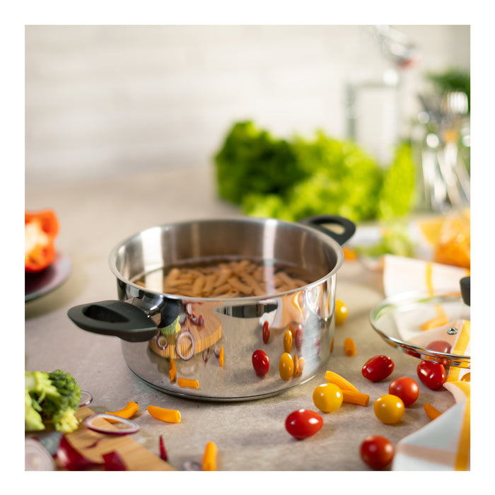 Kuhn Rikon Classic cooking pot with glass lid