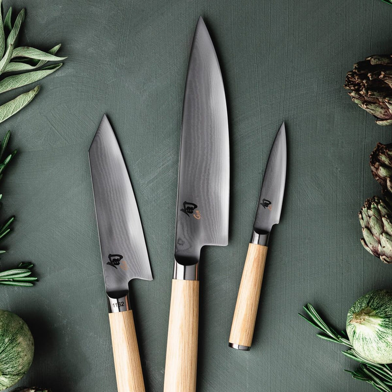 Kai Shun Classic DM-0702W Santoku knife white 18cm