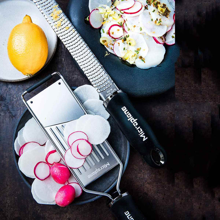 Microplane Gourmet grater set with protective glove