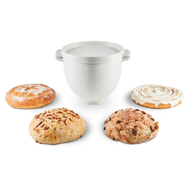 Brotbackschüssel mit Gebäck